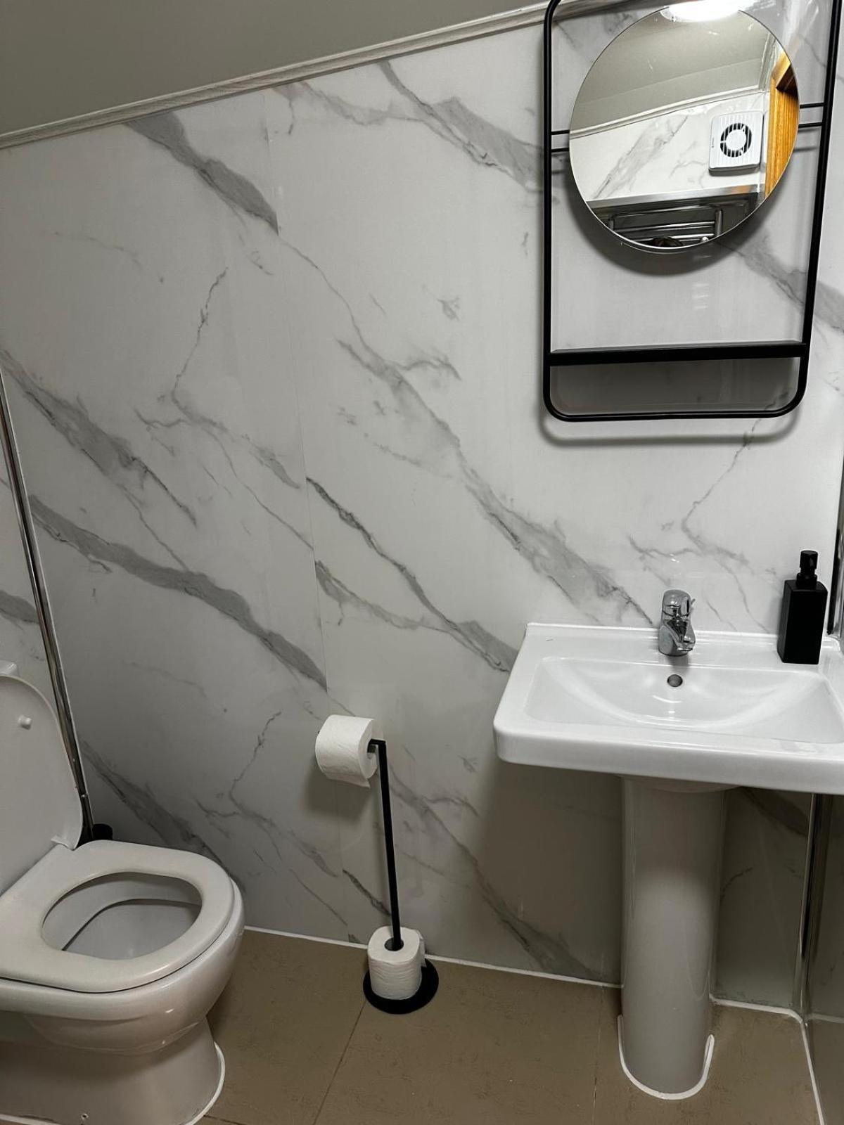 Fb1-Spacious Basement Studio Flat Fits 2- Near Hyde Park Лондон Екстер'єр фото